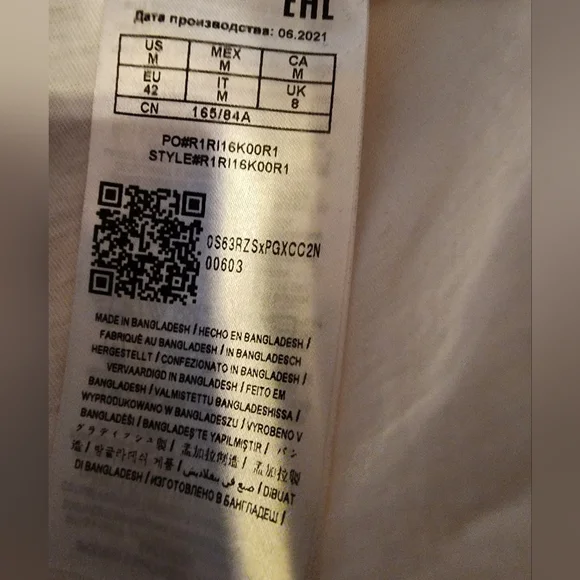 NEW Guess White Embellished Short Sleeve Tee Size M - Picture 3 of 9